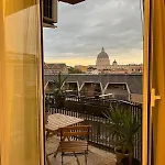 Sunny With Stunning San Pietro View Řím